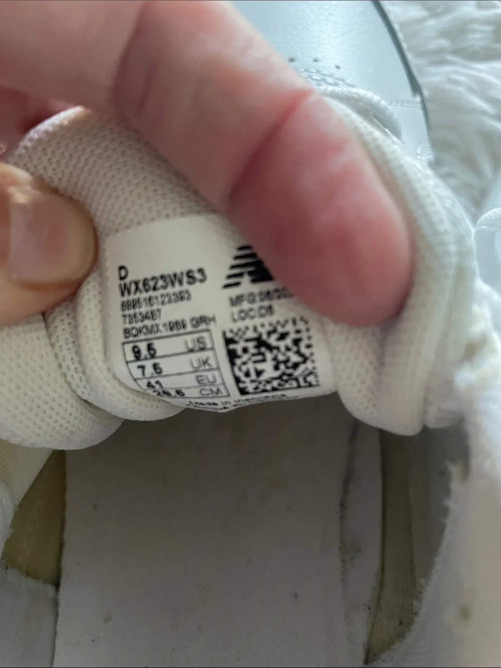 New Balance White Leather ABZORB 623 Lace-Up Sneakers
